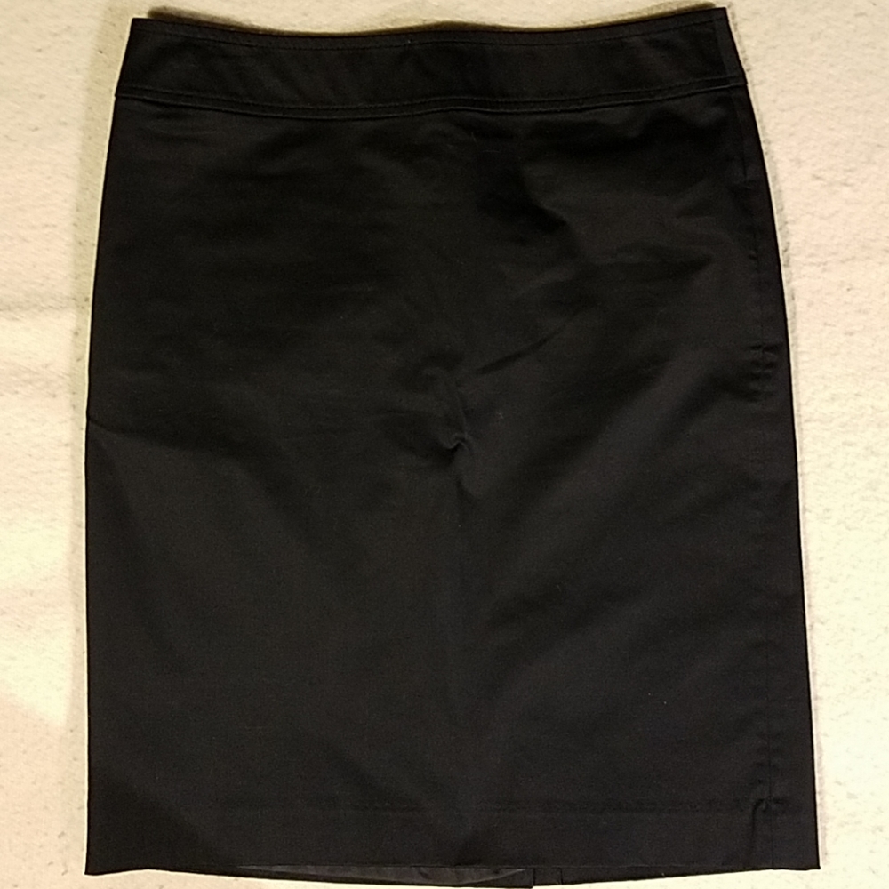 Ann Taylor LOFT Black Lined Skirt Size 2